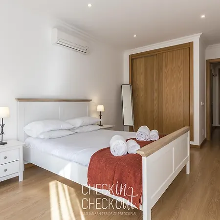 Checkincheckout Panorama Luxury Flat *